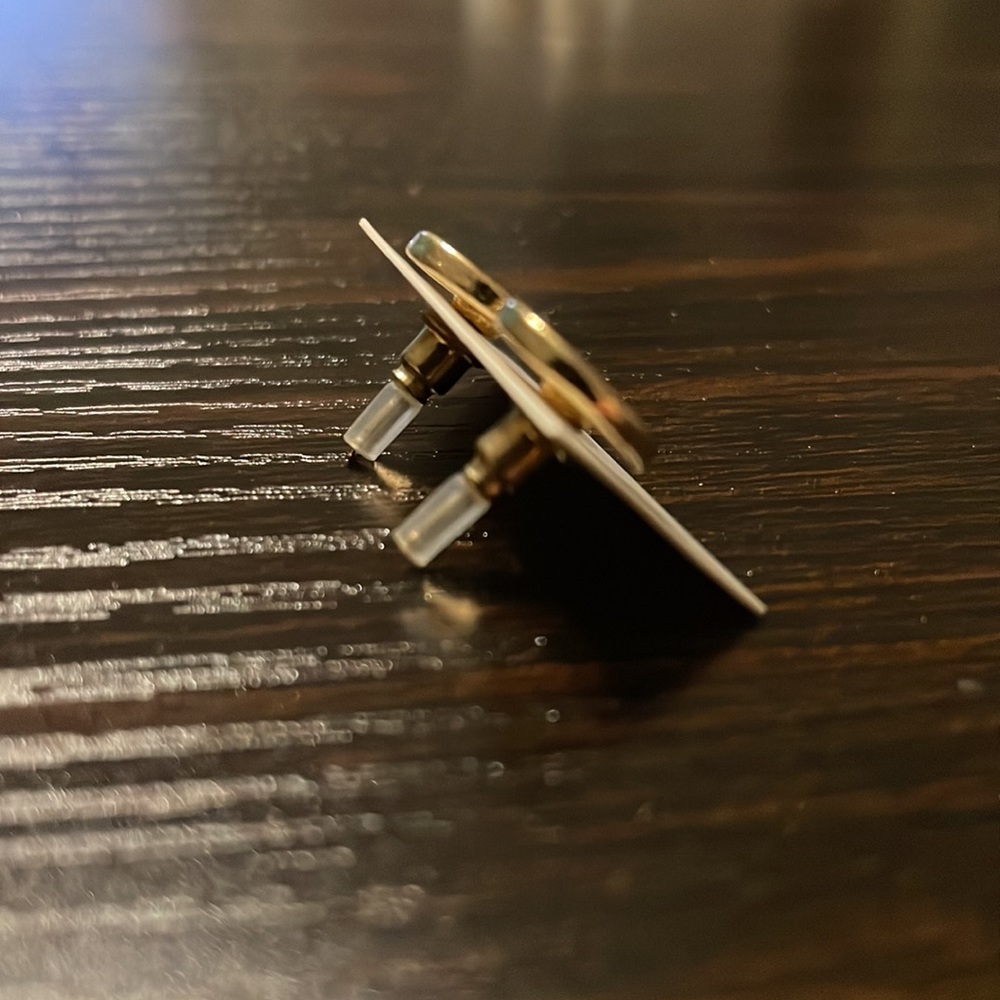 White and Gold circle stud earrings - Picture 2 of 2
